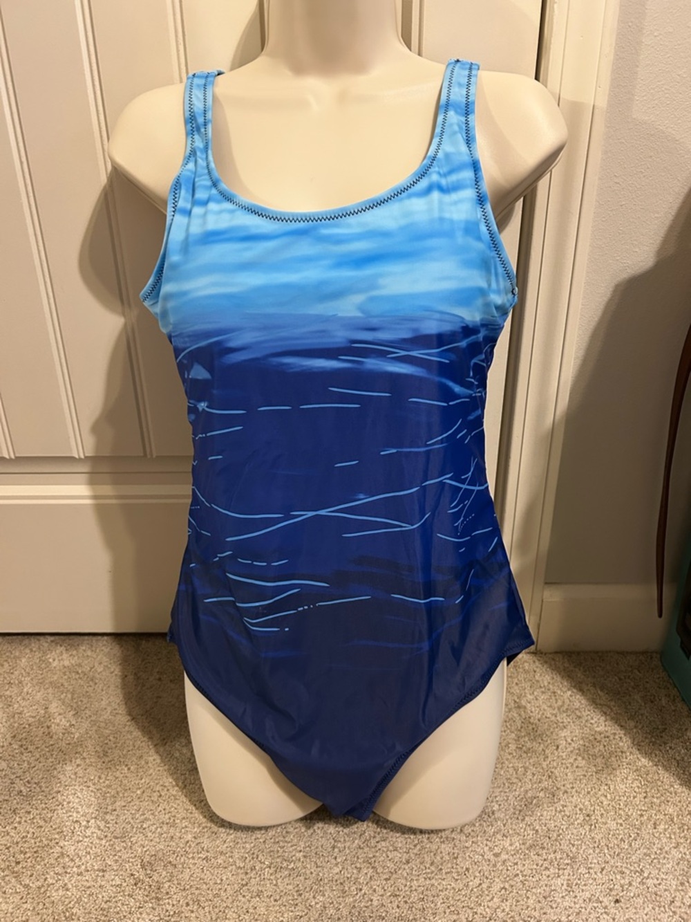 NEW Women’s Blue Ombre One-Piece Swimsuit Sz L